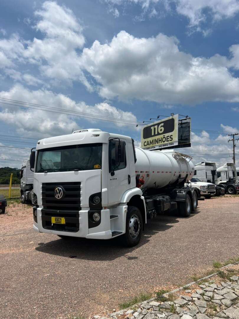 Caminhão VOLKSWAGEN VW 24250 Tanque&nbsp;Aço ANO 2008 de 116 Caminhões no Paraná