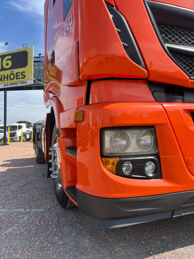 Caminhão IVECO HI WAY 440 Outras ANO 2014 de 116 Caminhões no Paraná