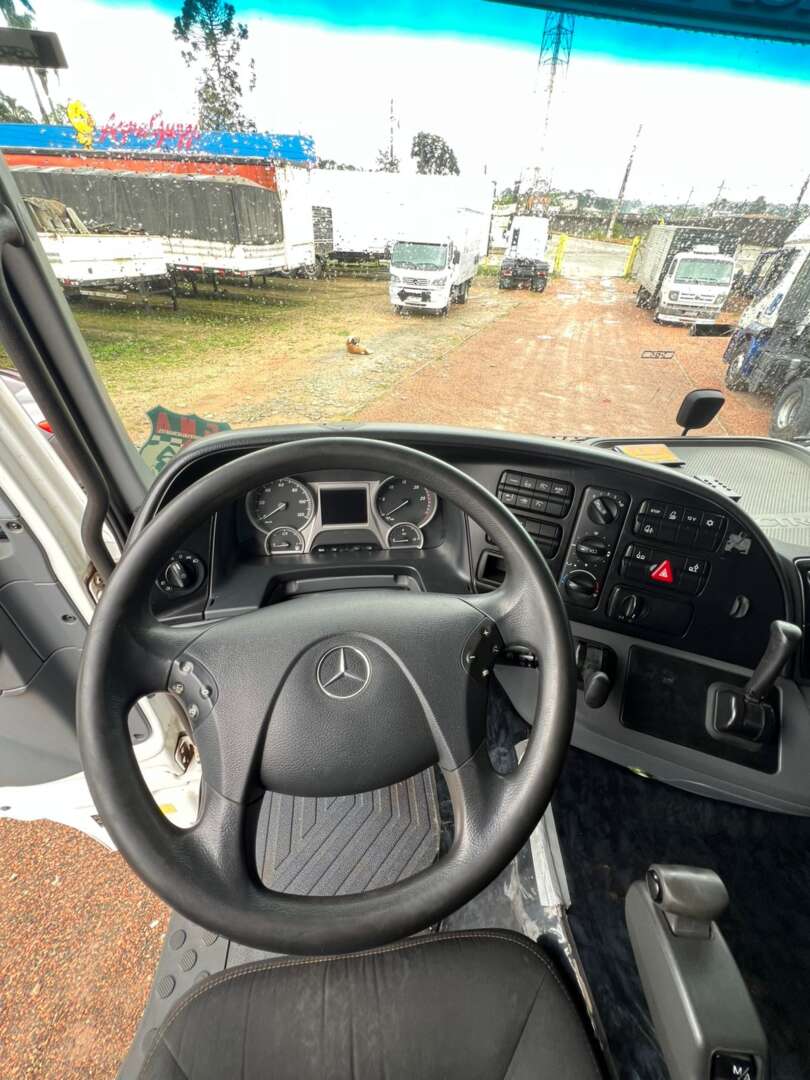 Caminhão MERCEDES BENZ MB 2546 Cavalo Mecânico ANO 2019 de 116 Caminhões no Paraná