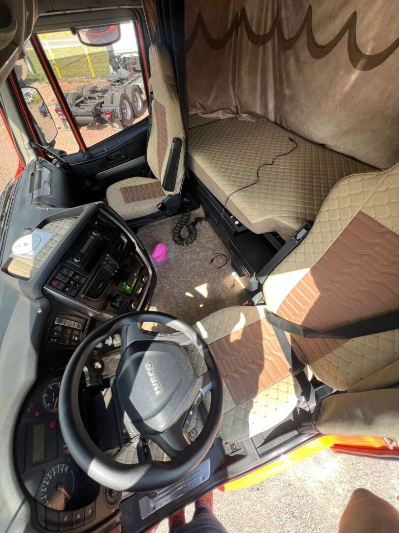 Caminhão IVECO HI WAY 440 Outras ANO 2014 de 116 Caminhões no Paraná