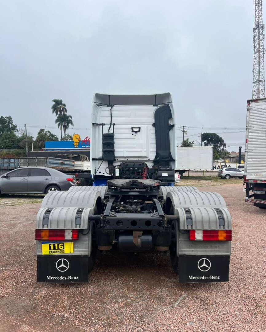 Caminhão MERCEDES BENZ MB 2646 Cavalo Mecânico ANO 2016 de 116 Caminhões no Paraná