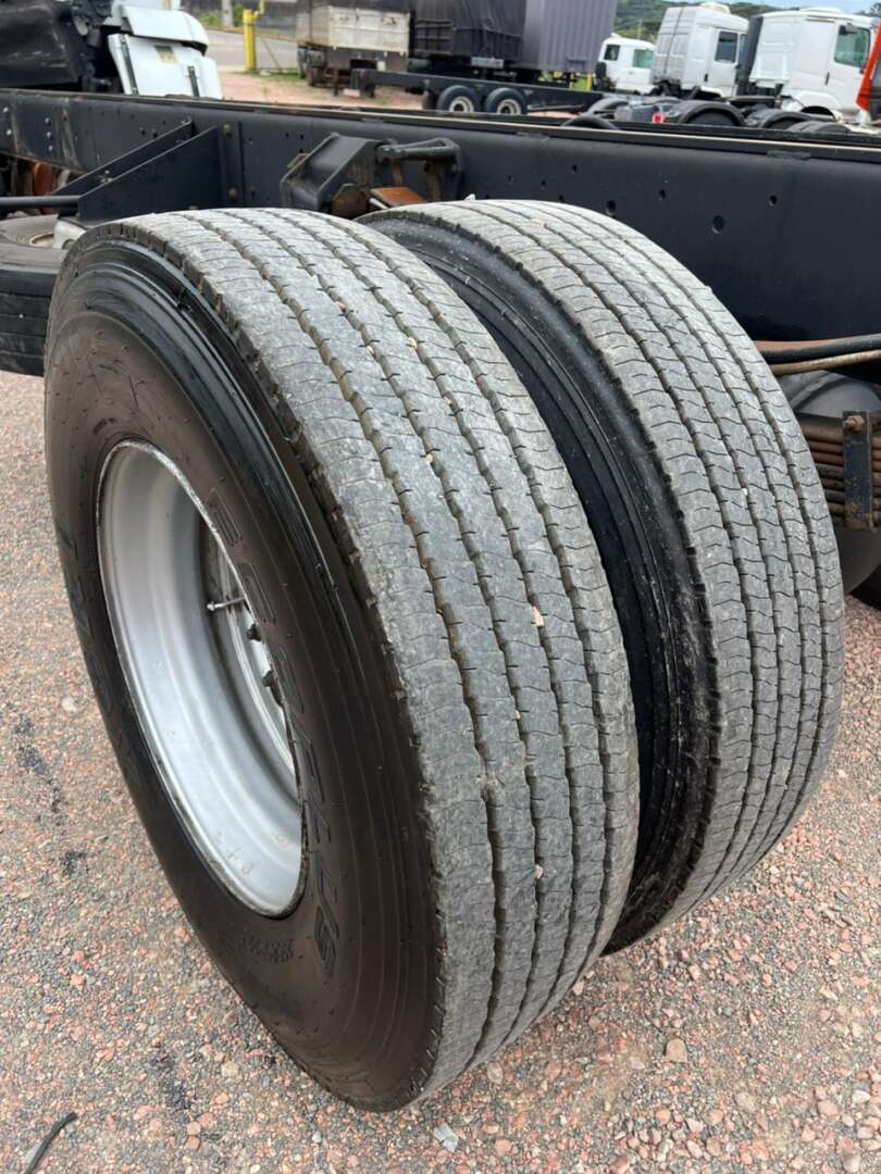 Caminhão VOLKSWAGEN VW 15180 Chassis ANO 2011 de 116 Caminhões no Paraná