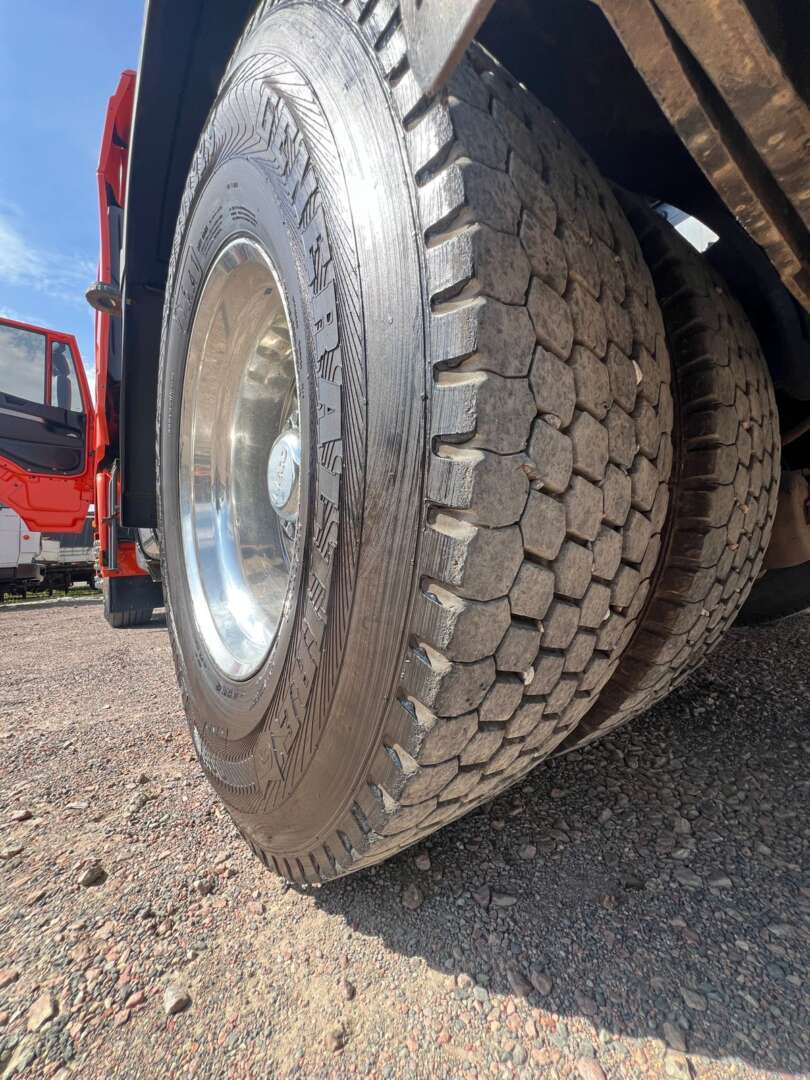 Caminhão IVECO HI WAY 440 Outras ANO 2014 de 116 Caminhões no Paraná