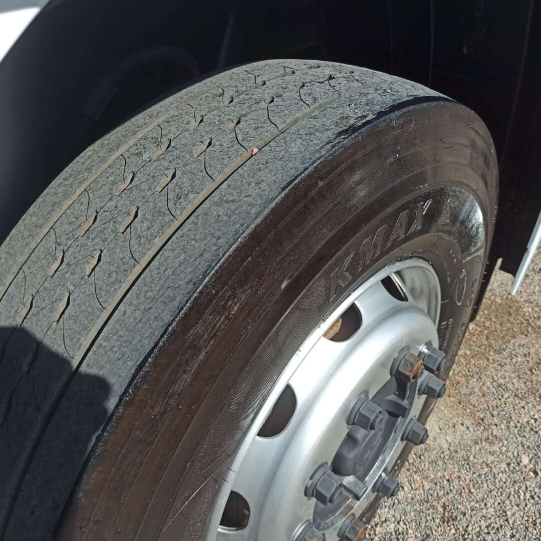 Caminhão VOLKSWAGEN VW 19330 Cavalo Mecânico ANO 2012 de 116 Caminhões no Paraná