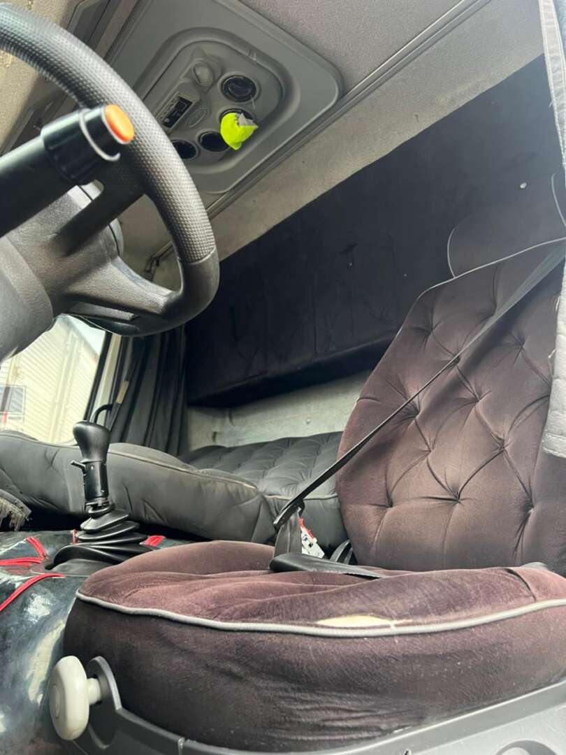 Caminhão MERCEDES BENZ MB 2426 Baú Frigorífico ANO 2013 de 116 Caminhões no Paraná