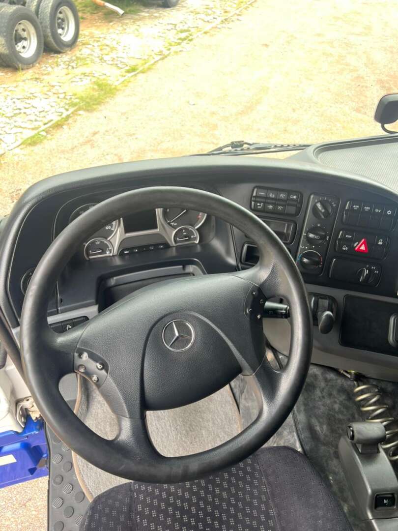 Caminhão MERCEDES BENZ MB 2646 Cavalo Mecânico ANO 2016 de 116 Caminhões no Paraná