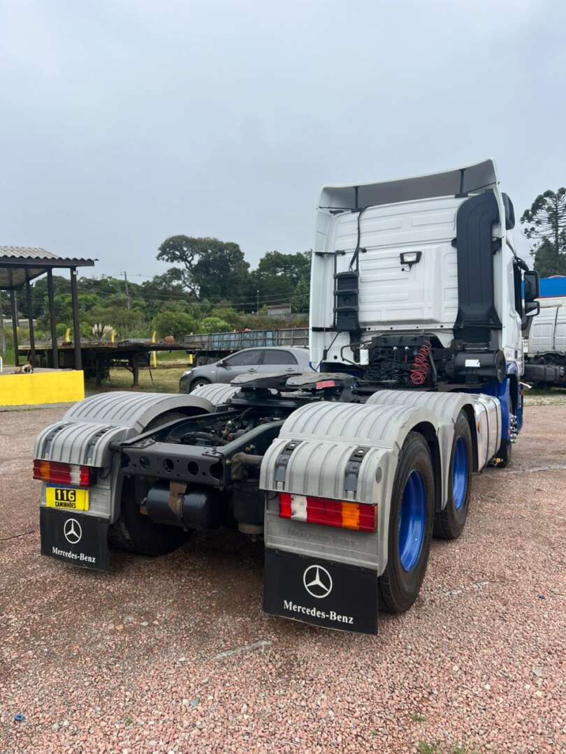 Caminhão MERCEDES BENZ MB 2646 Cavalo Mecânico ANO 2016 de 116 Caminhões no Paraná