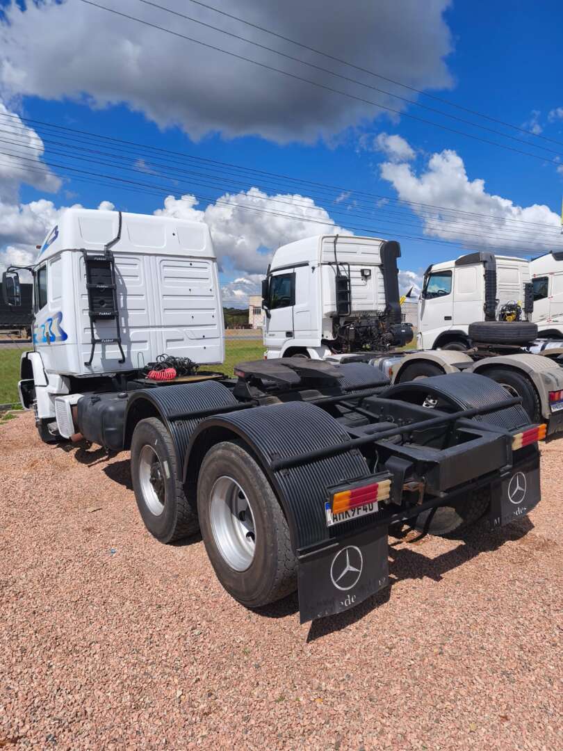 Caminhão MERCEDES BENZ MB 1938 Cavalo Mecânico ANO 2004 de 116 Caminhões no Paraná