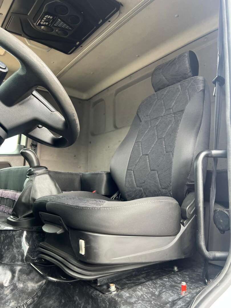 Caminhão VOLKSWAGEN VW 19360 Cavalo Mecânico ANO 2019 de 116 Caminhões no Paraná