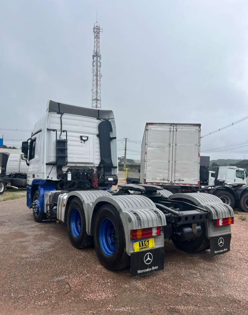Caminhão MERCEDES BENZ MB 2646 Cavalo Mecânico ANO 2016 de 116 Caminhões no Paraná