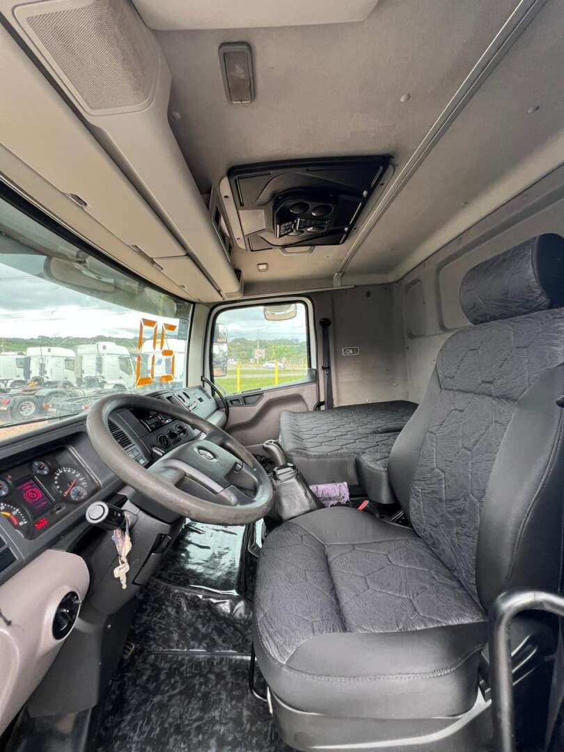 Caminhão VOLKSWAGEN VW 19360 Cavalo Mecânico ANO 2019 de 116 Caminhões no Paraná