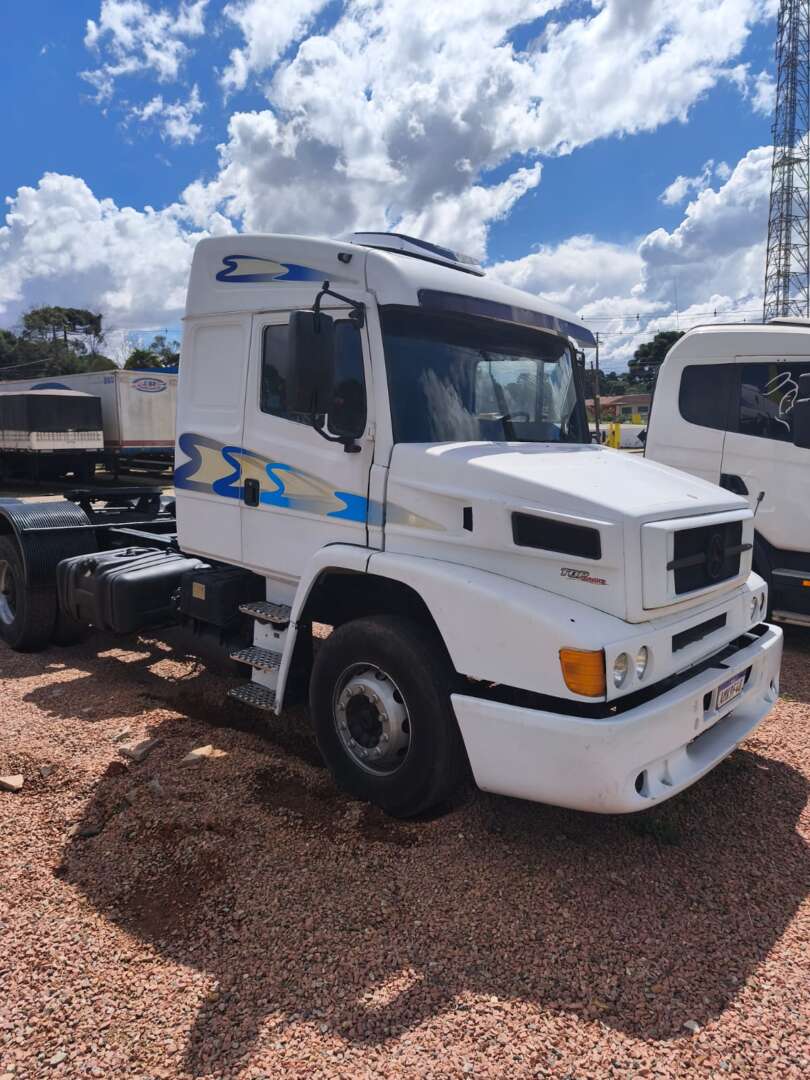 Caminhão MERCEDES BENZ MB 1938 Cavalo Mecânico ANO 2004 de 116 Caminhões no Paraná