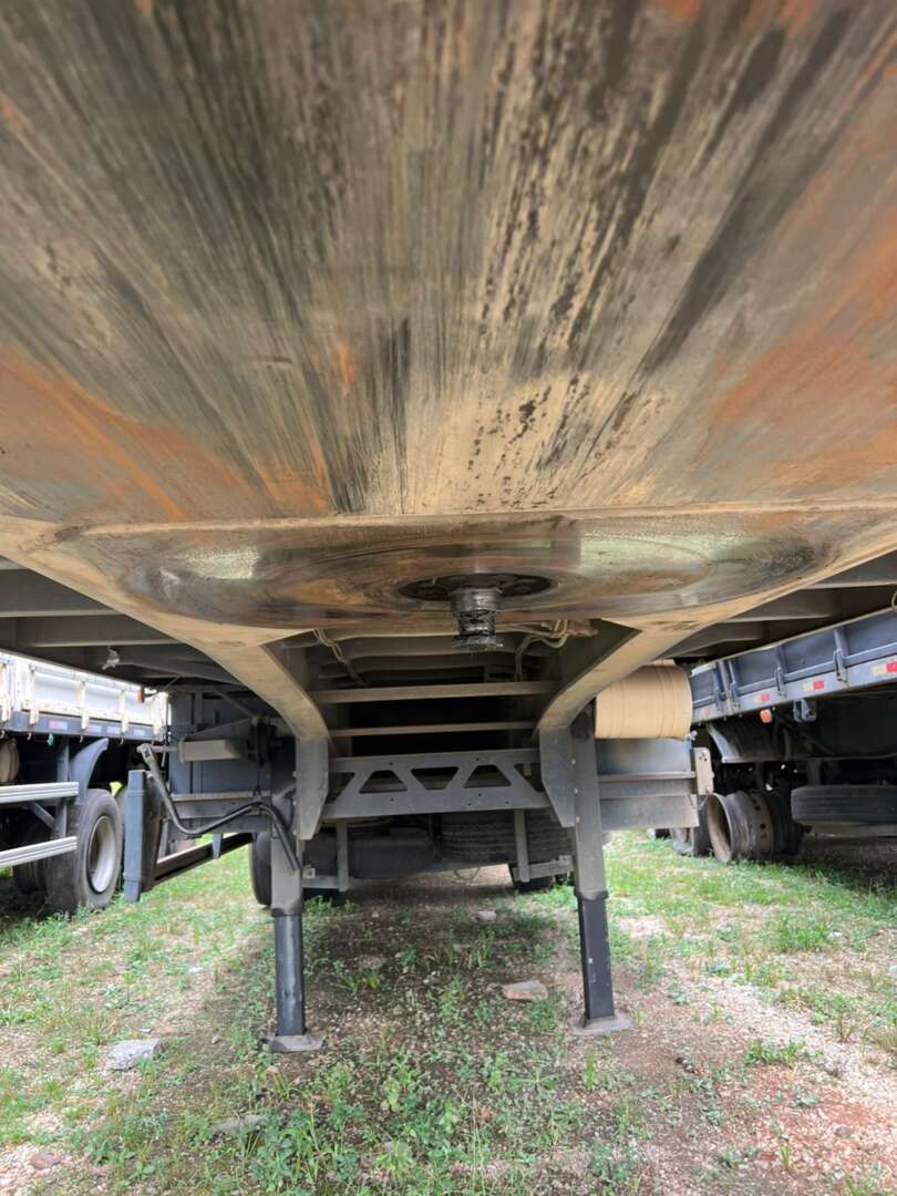 Carreta SEMI-REBOQUE GRANELEIRO Rodofort ANO 2020 3 Eixos de 116 Caminhões no Paraná