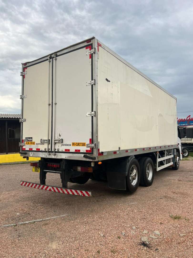 Caminhão MERCEDES BENZ MB 2426 Baú Frigorífico ANO 2013 de 116 Caminhões no Paraná