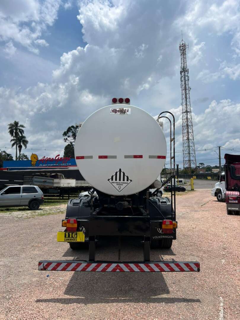 Caminhão VOLKSWAGEN VW 24250 Tanque&nbsp;Aço ANO 2008 de 116 Caminhões no Paraná