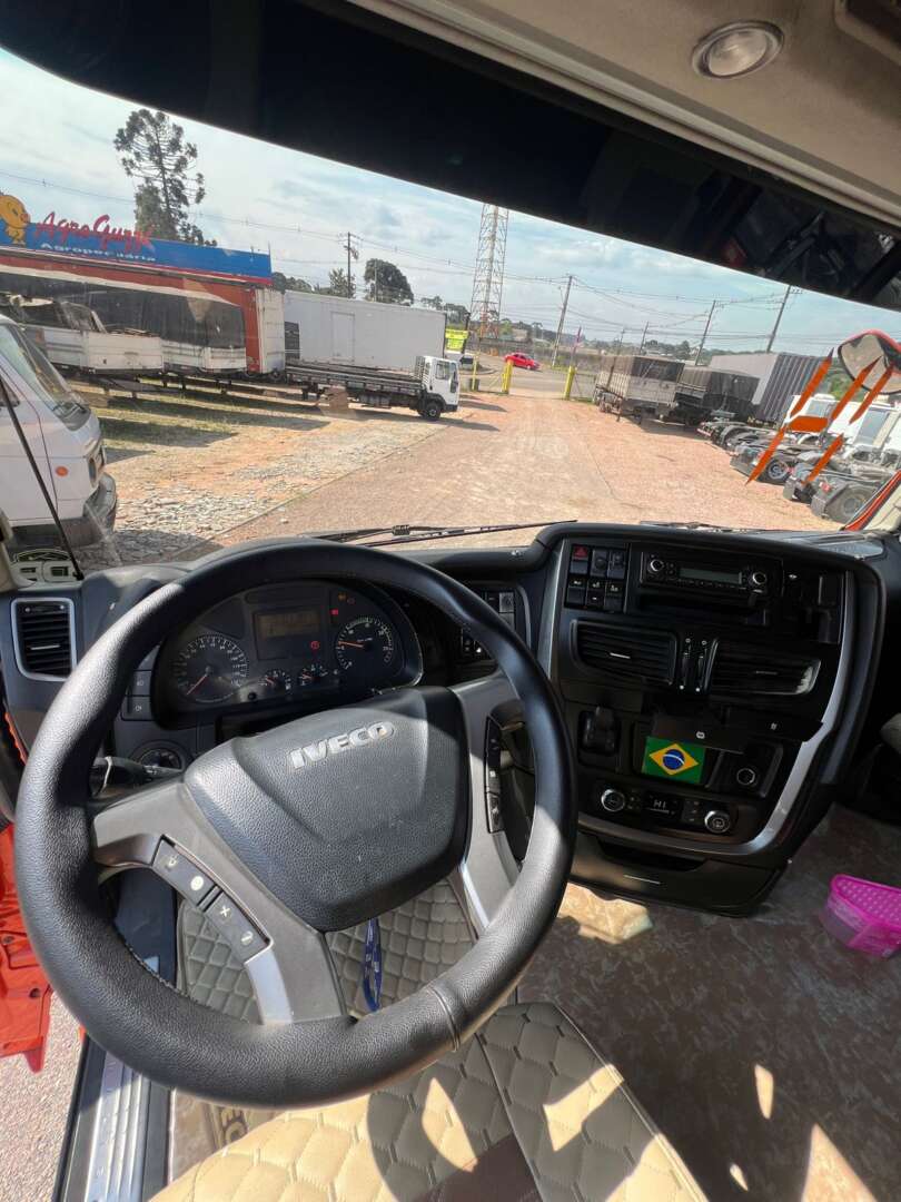 Caminhão IVECO HI WAY 440 Outras ANO 2014 de 116 Caminhões no Paraná