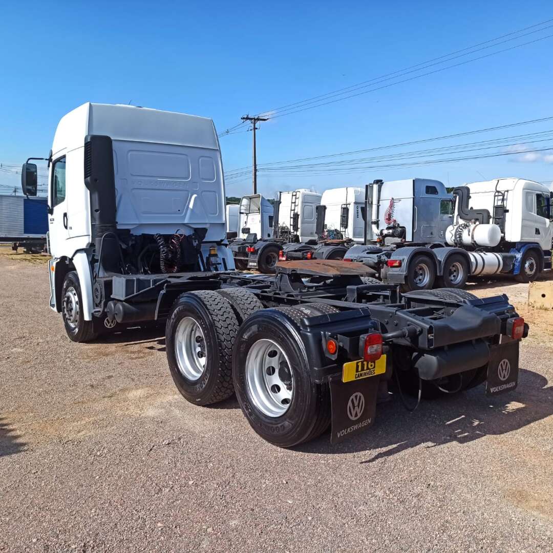 Caminhão VOLKSWAGEN VW 19330 Cavalo Mecânico ANO 2012 de 116 Caminhões no Paraná
