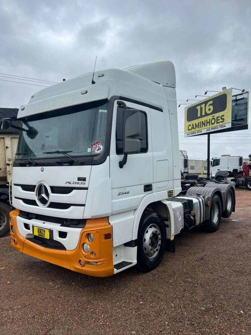 Caminhão MERCEDES BENZ MB 2546 Cavalo Mecânico ANO 2019 de 116 Caminhões no Paraná