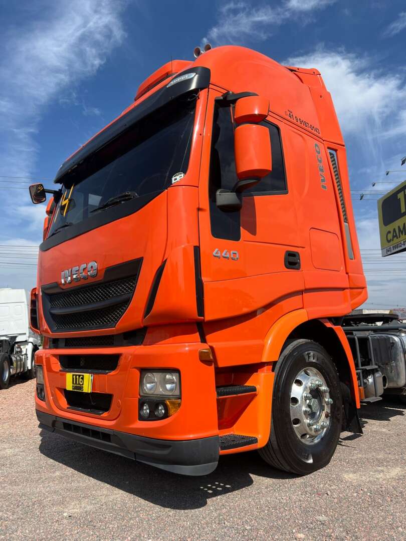 Caminhão IVECO HI WAY 440 Outras ANO 2014 de 116 Caminhões no Paraná