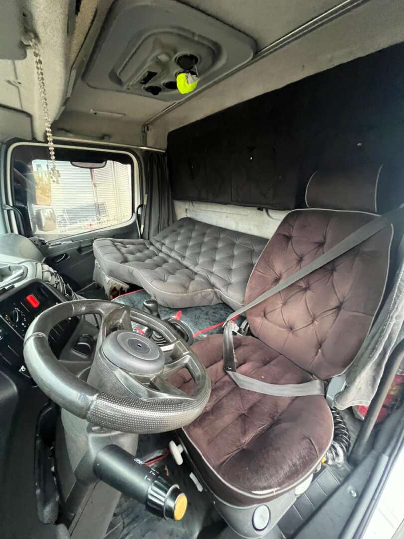 Caminhão MERCEDES BENZ MB 2426 Baú Frigorífico ANO 2013 de 116 Caminhões no Paraná