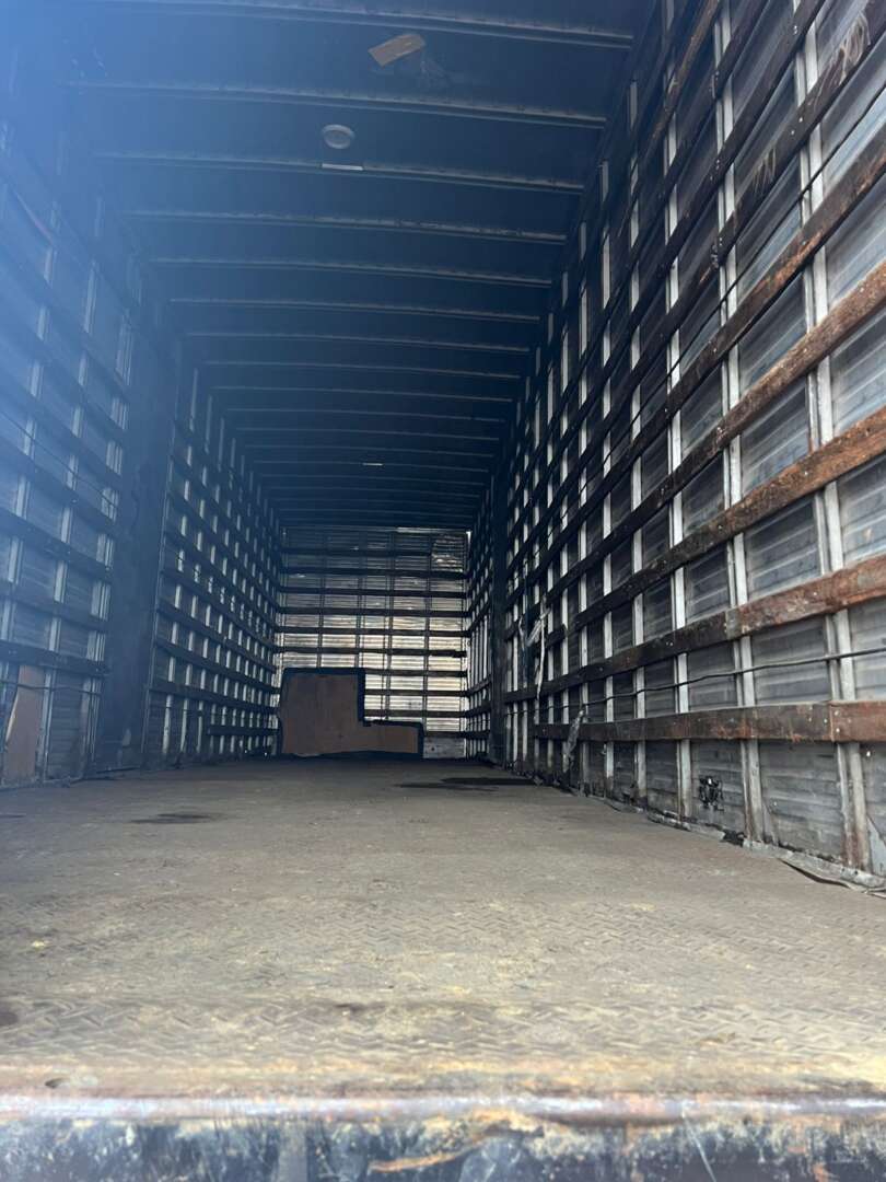 Caminhão VOLVO VM 260 Baú Furgão ANO 2008 de 116 Caminhões no Paraná