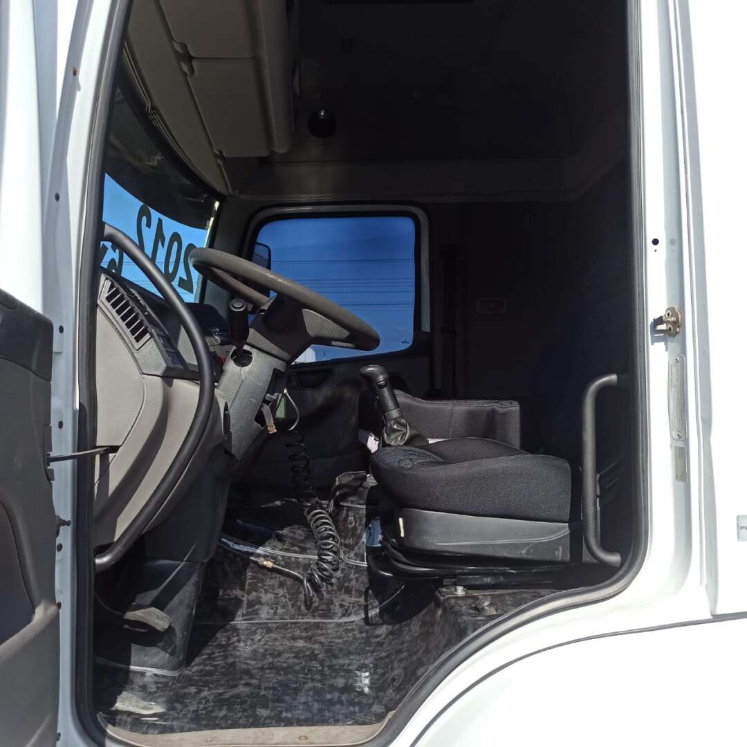 Caminhão VOLKSWAGEN VW 19330 Cavalo Mecânico ANO 2012 de 116 Caminhões no Paraná