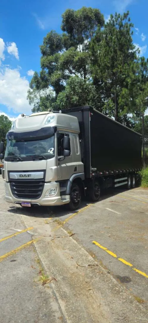 Caminhão DAF CF 300 Baú Sider ANO 2023 de Mayra Thais em São Paulo