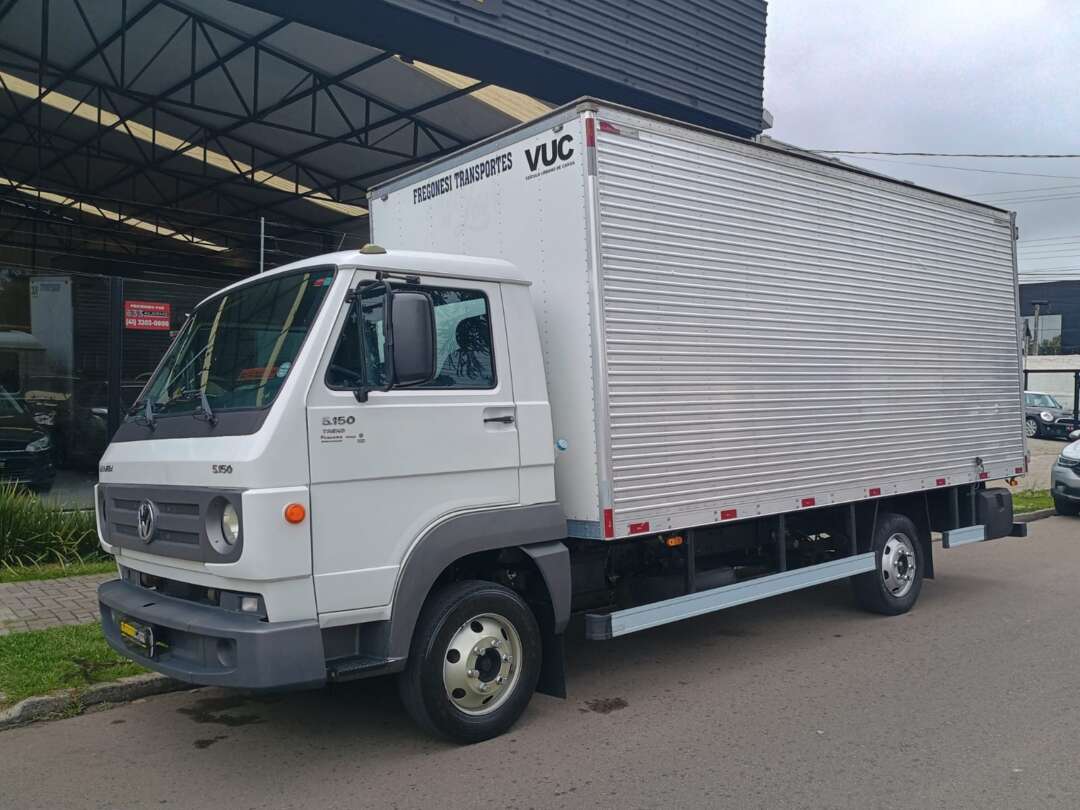 Caminhão VOLKSWAGEN VW 5150 Baú Furgão ANO 2018 de 1.000CAR Curitiba no Paraná