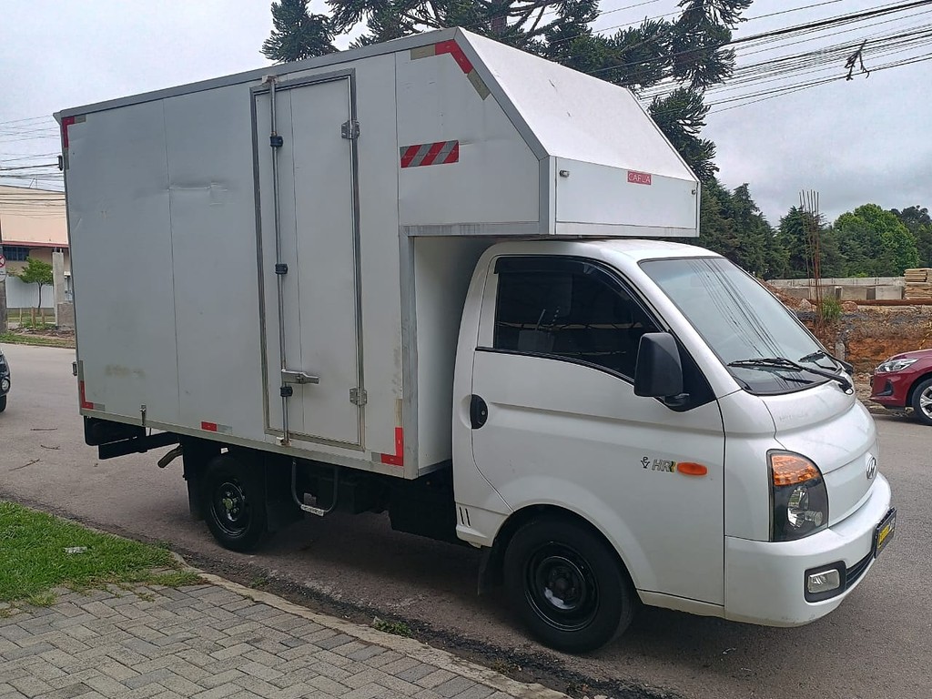 Caminhão HYUNDAI HR Baú Furgão ANO 2019 de 1.000CAR Curitiba no Paraná
