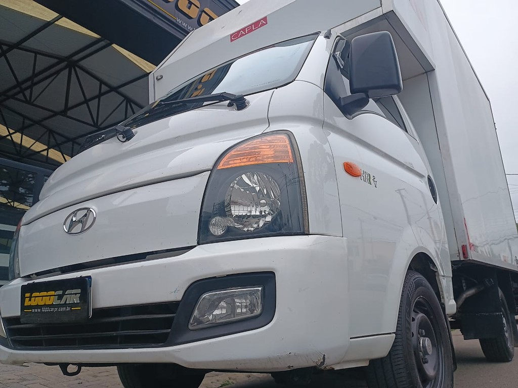 Caminhão HYUNDAI HR Baú Furgão ANO 2019 de 1.000CAR Curitiba no Paraná