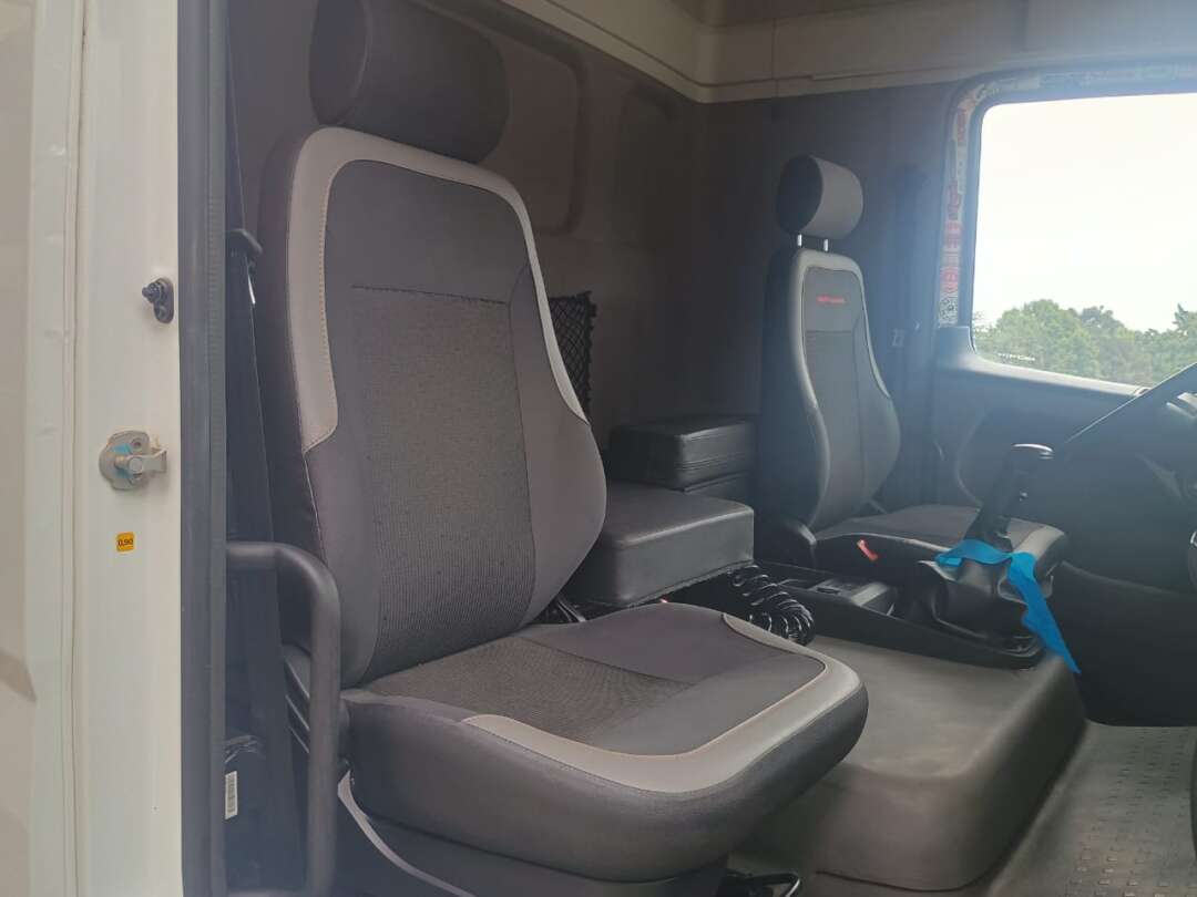 Caminhão VOLKSWAGEN VW 24280 Baú Sider ANO 2022 de 1.000CAR Curitiba no Paraná