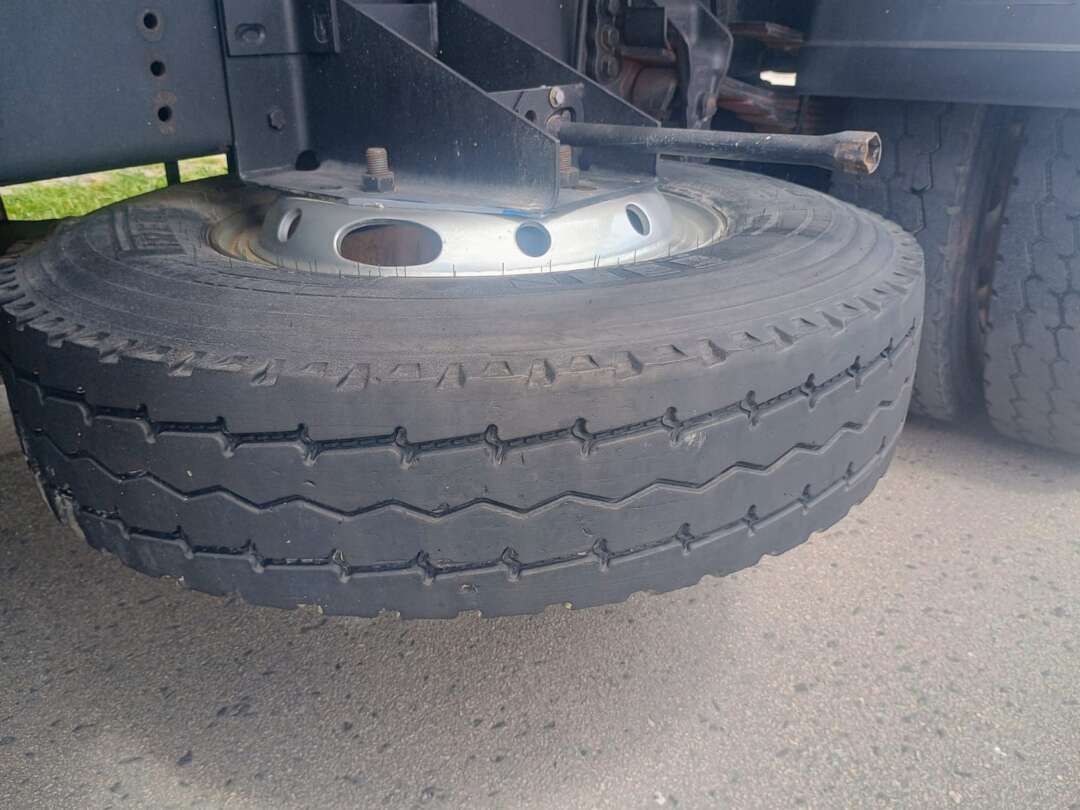 Caminhão FORD CARGO 1319 Caçamba Basculante ANO 2013 de 1.000CAR Curitiba no Paraná