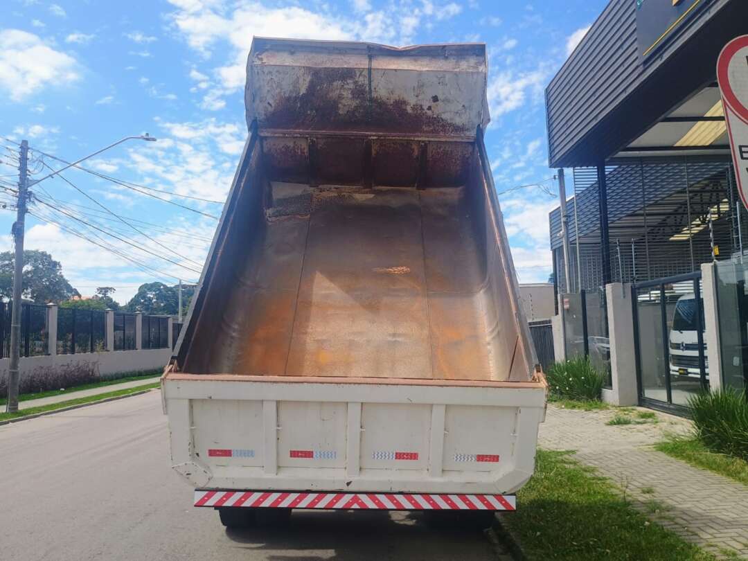 Caminhão FORD CARGO 1319 Caçamba Basculante ANO 2013 de 1.000CAR Curitiba no Paraná
