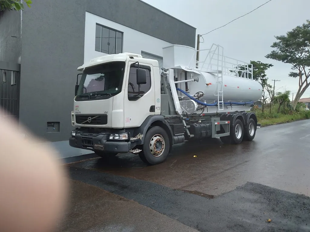 Caminhão VOLVO VM 270 Tanque Pipa ANO 2013 de Elziosilingovschi@vendatruck.com em São Paulo