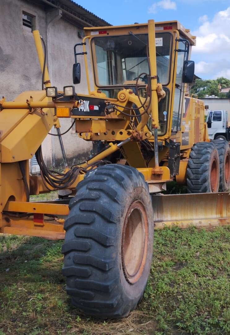 MOTONIVELADORA CATERPILLAR 140K ANO 2014 de Br Tratores no Paraná