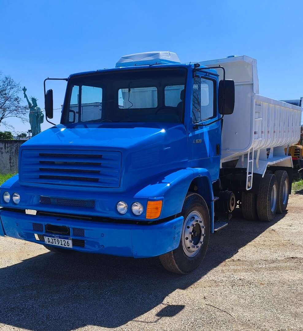 Caminhão MERCEDES BENZ MB 1620 Caçamba Basculante ANO 2002 de Br Tratores no Paraná