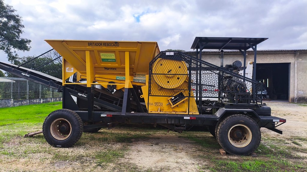 BRITADOR AGRITEC BRA-9030 ANO 2021 de Br Tratores no Paraná