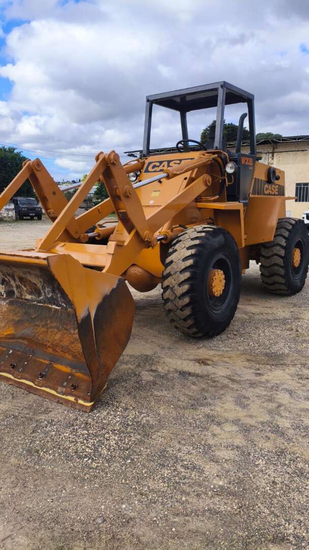 PA CARREGADEIRA CASE W20B ANO 1986 de Br Tratores no Paraná