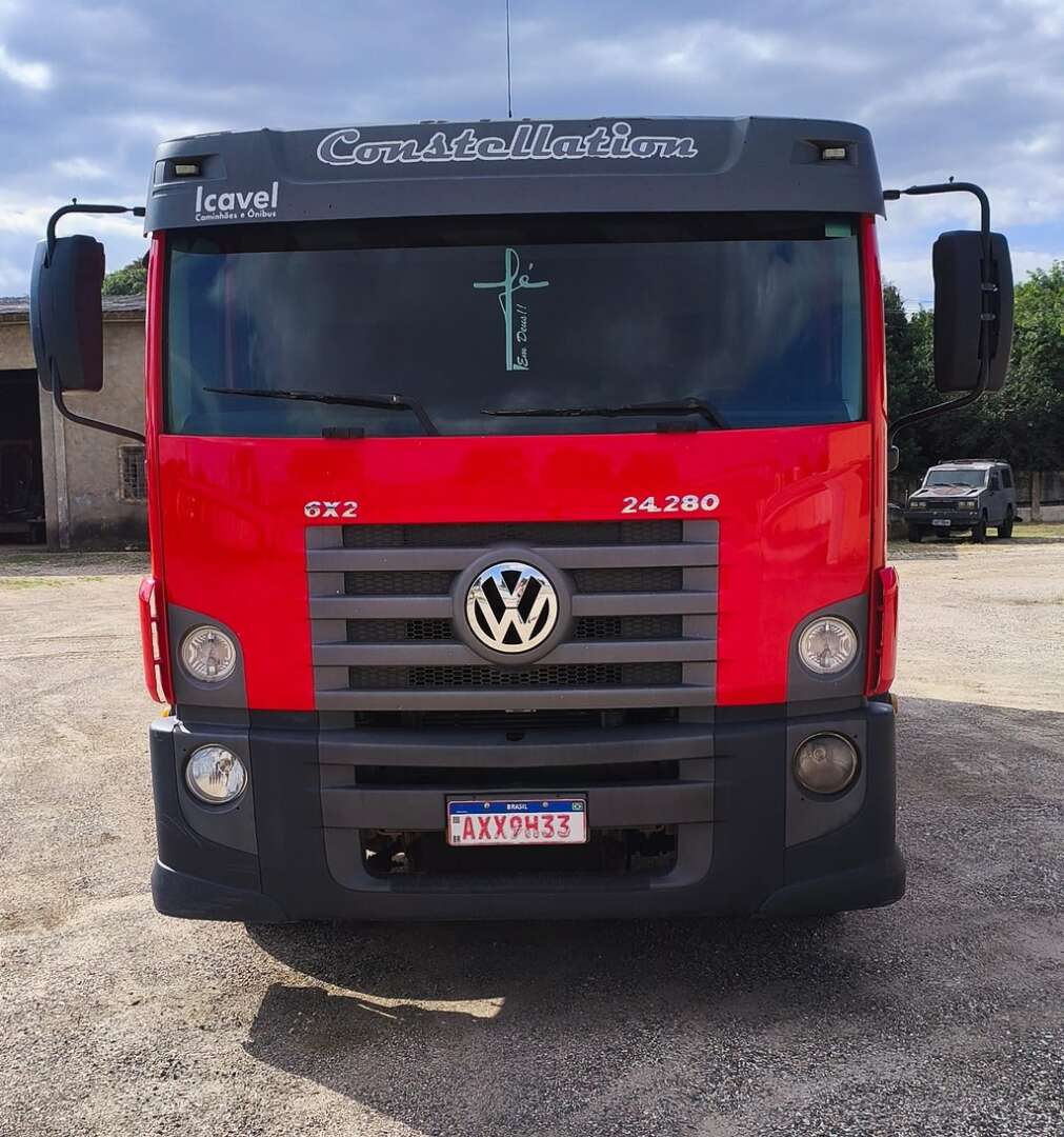 Caminhão VOLKSWAGEN VW 24280 Caçamba Basculante ANO 2014 de Br Tratores no Paraná