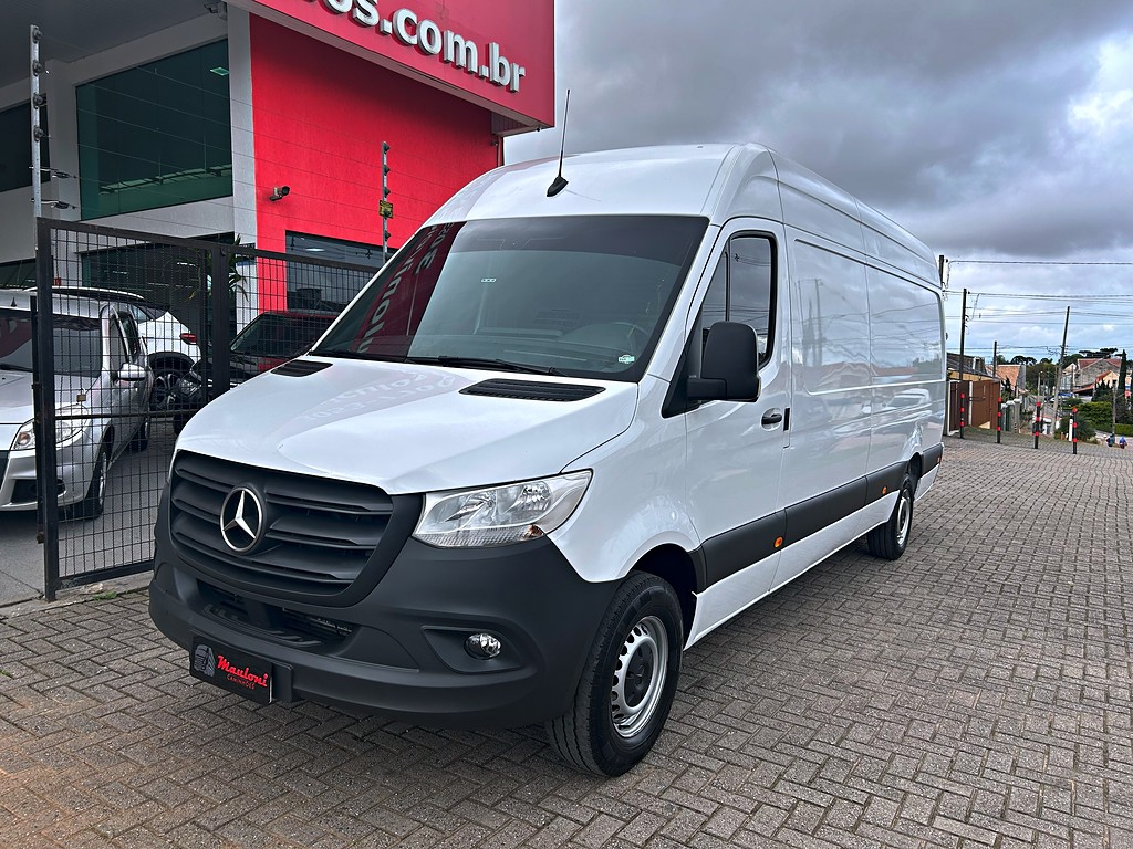 Caminhão MERCEDES BENZ SPRINTER Baú Furgão ANO 2022 de Mauloni Veiculos no Paraná