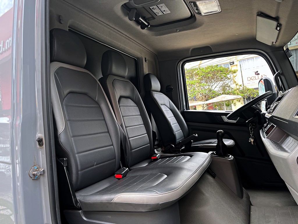 Caminhão VOLKSWAGEN VW 6170 Baú Furgão ANO 2024 de Mauloni Veiculos no Paraná