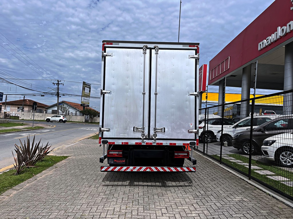 Caminhão VOLKSWAGEN VW 6170 Baú Furgão ANO 2024 de Mauloni Veiculos no Paraná