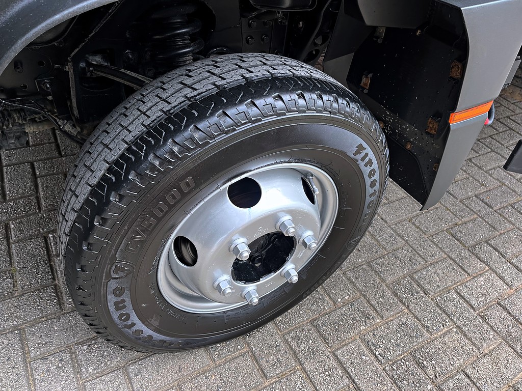 Caminhão VOLKSWAGEN VW 6170 Baú Furgão ANO 2024 de Mauloni Veiculos no Paraná