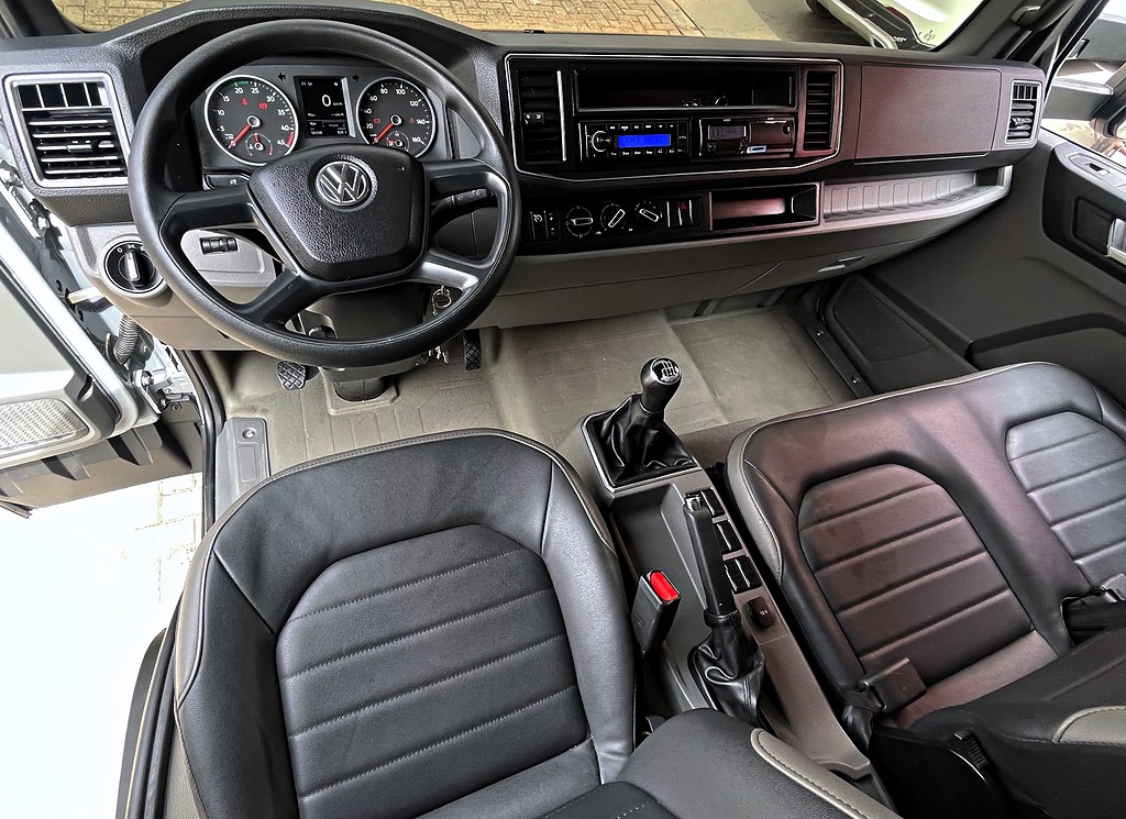 Caminhão VOLKSWAGEN VW 6170 Baú Furgão ANO 2024 de Mauloni Veiculos no Paraná