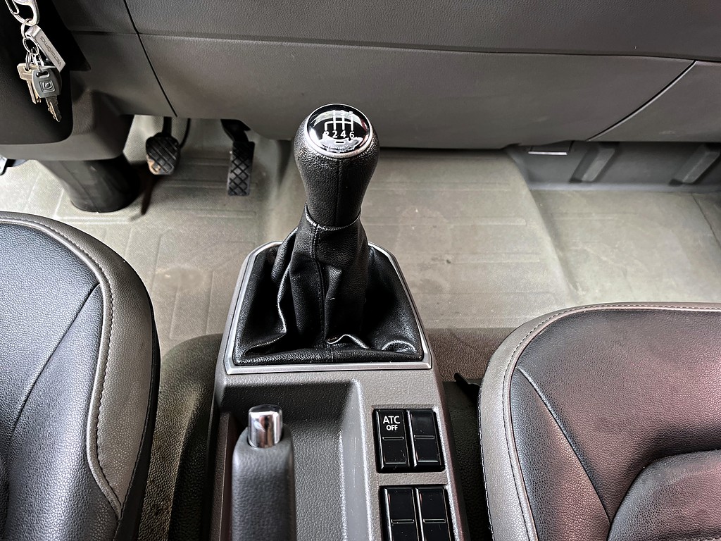 Caminhão VOLKSWAGEN VW 6170 Baú Furgão ANO 2024 de Mauloni Veiculos no Paraná