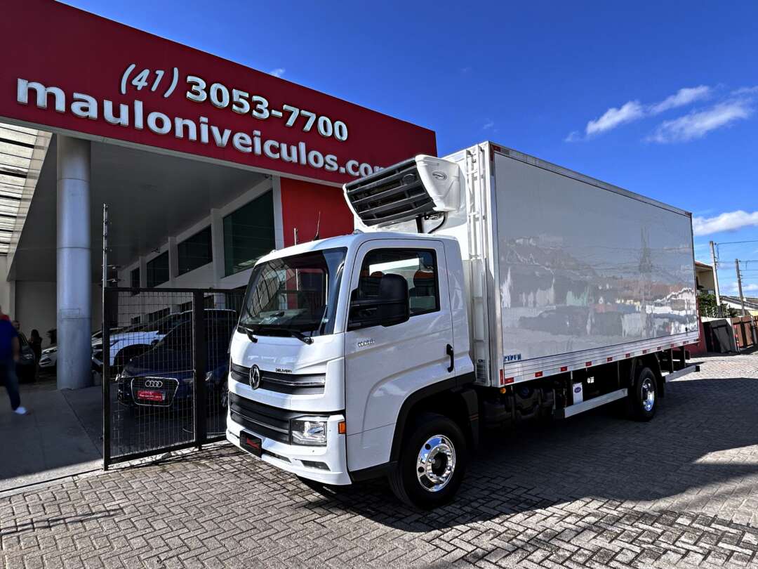 Caminhão VOLKSWAGEN VW 11180 Baú Frigorífico ANO 2024 de Mauloni Veiculos no Paraná