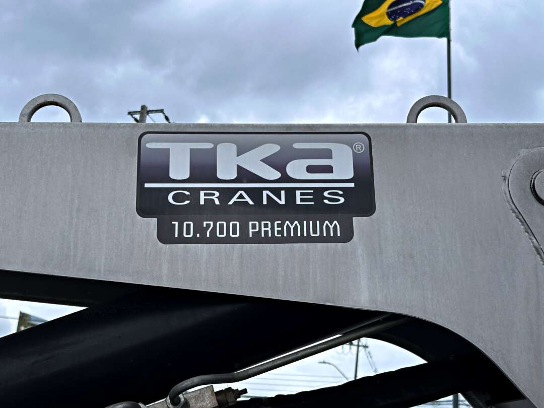 Caminhão IVECO TECTOR 170E21 Plataforma Guincho ANO 2022 de Mauloni Veiculos no Paraná