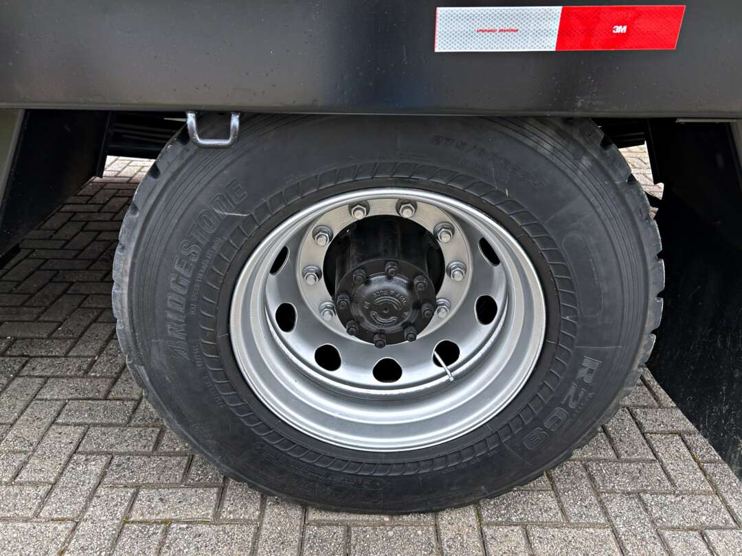 Caminhão IVECO TECTOR 170E21 Plataforma Guincho ANO 2022 de Mauloni Veiculos no Paraná