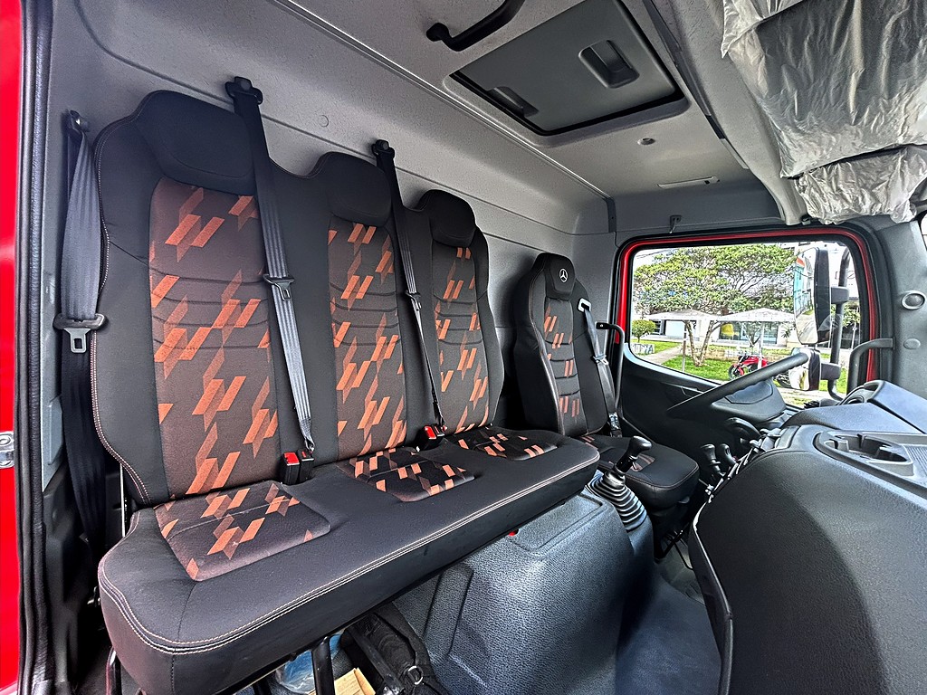 Caminhão MERCEDES BENZ MB 1719 Caçamba Basculante ANO 2025 de Mauloni Veiculos no Paraná