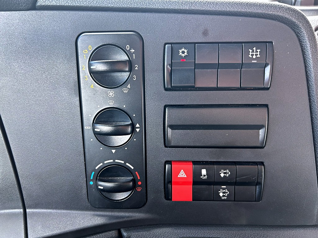 Caminhão MERCEDES BENZ MB 1719 Caçamba Basculante ANO 2025 de Mauloni Veiculos no Paraná